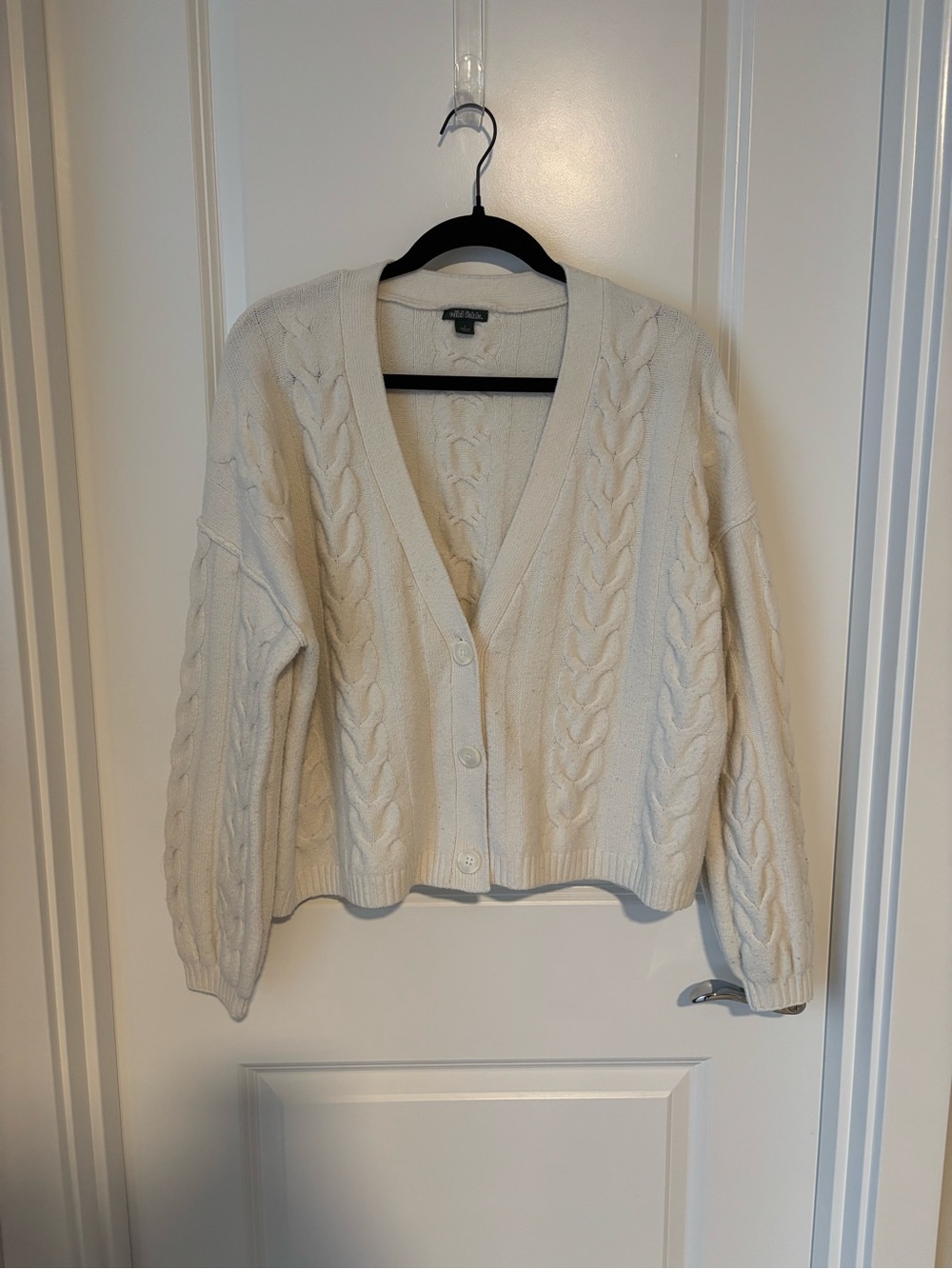 Soft Cream Cable-Detail V-Neck Button Cardigan